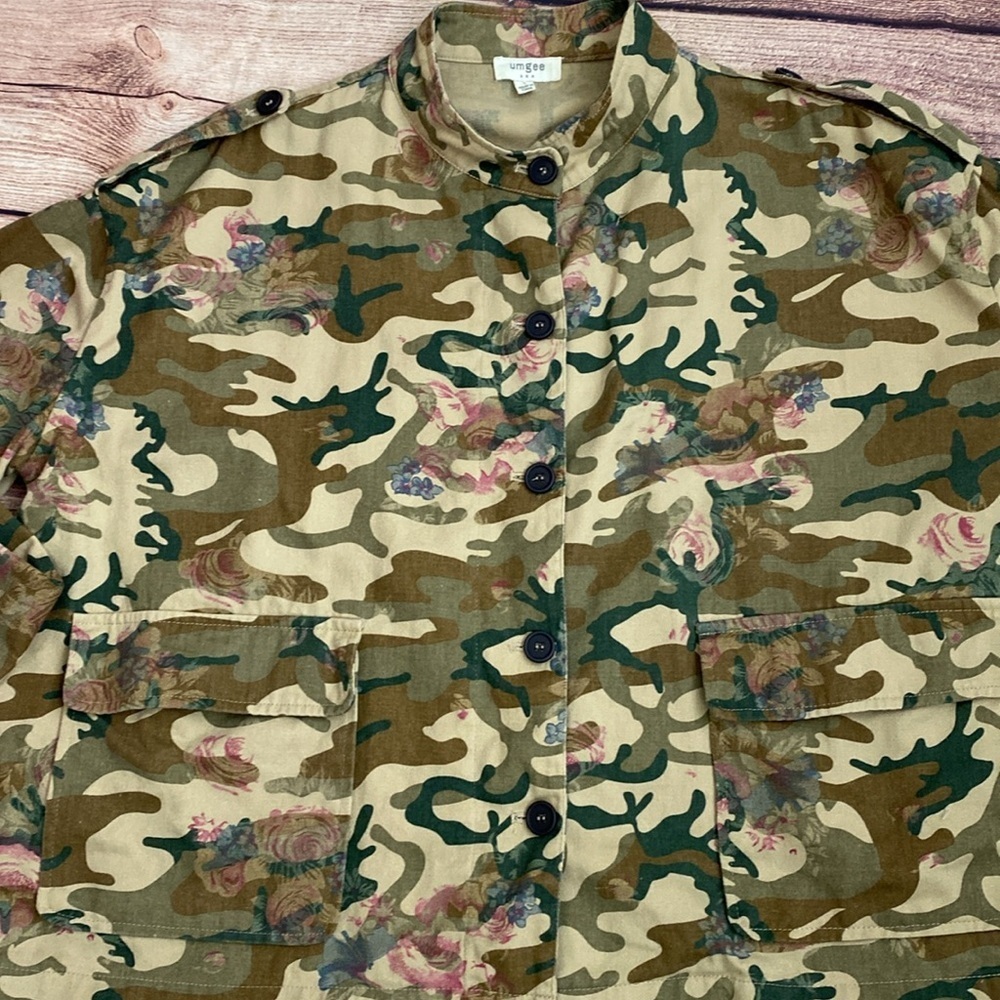 Umgee Camo & Rose Button Down Jacket With Rose Pattern